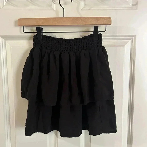 2 black skirt/skorts. Size XL 14/16 Old Navy black skort & SO brand tiered skirt - Picture 7 of 9